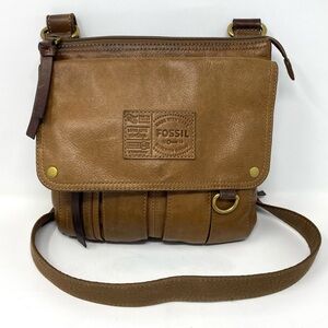Fossil Morgan Traveler Leather Crossbody Bag in Brown